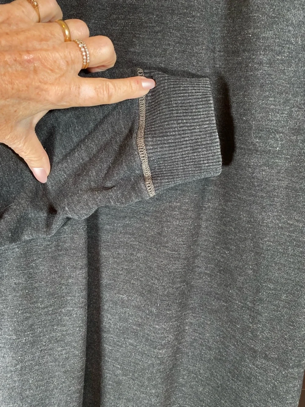 BANANA REPUBLIC Men’s Long Sleeve Mid Weight Knit Tee Slate Gray L